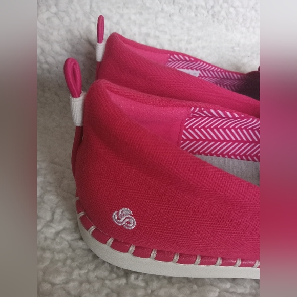 NWOT | Beautiful | Cloudsteppers by Clarks | Step Glow Slip | Womens | Size: 9M - Picture 9 of 13